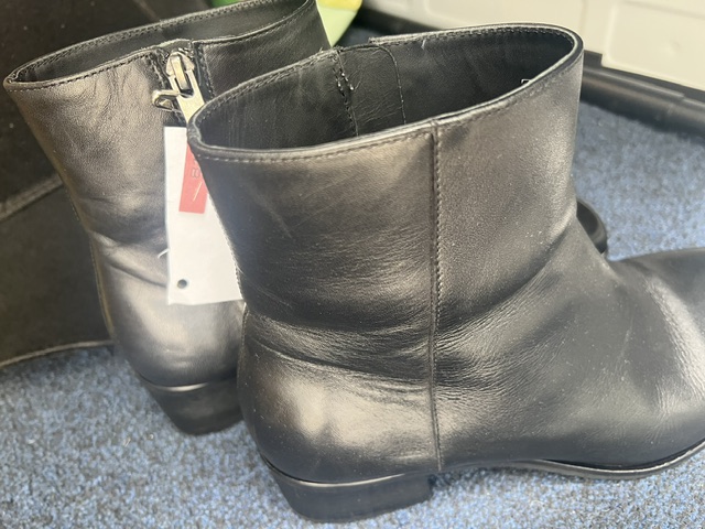 Ledertas fertig